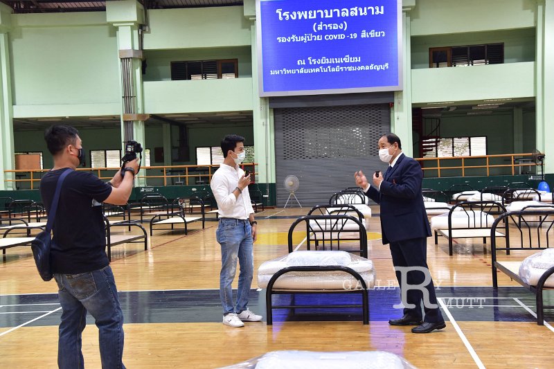 20210426-Governor inspects field hospitals-184.JPG